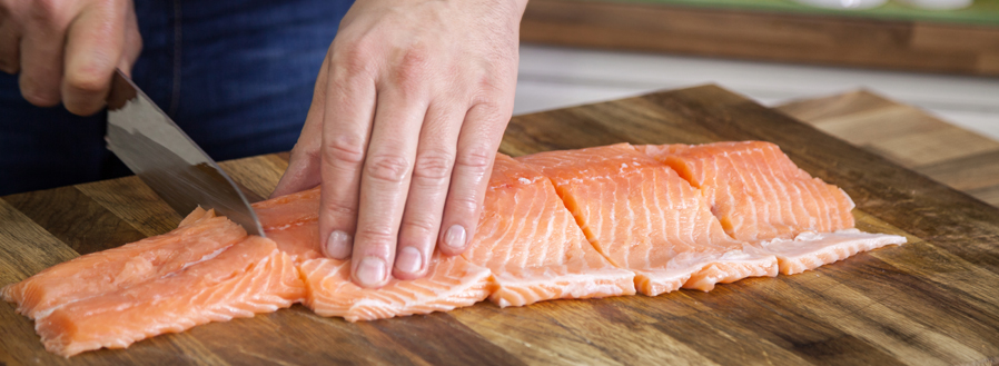 How To Fillet A Salmon - Kitchen Aim